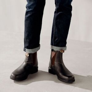 Blundstone Chisel Toe Leather Lined Chelsea Boots Stout Brown